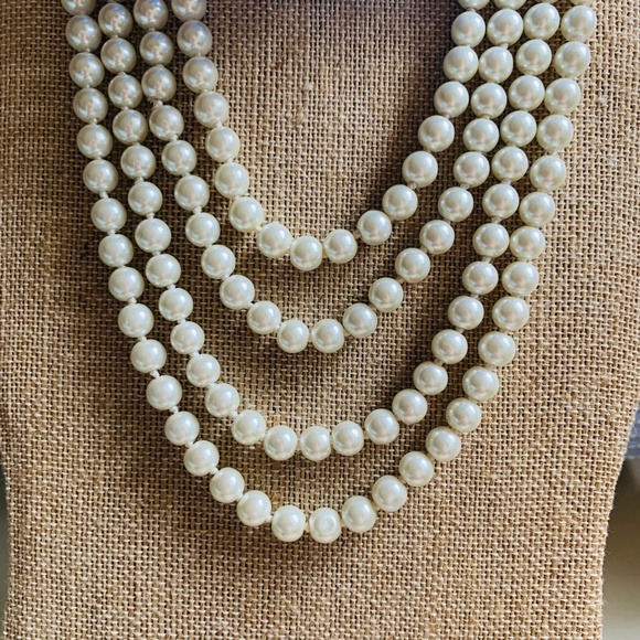 Stunning 72" Flapper - 6' Lustrous White Knotted Glass Pearls Necklace - Bridal - Picture 6 of 7